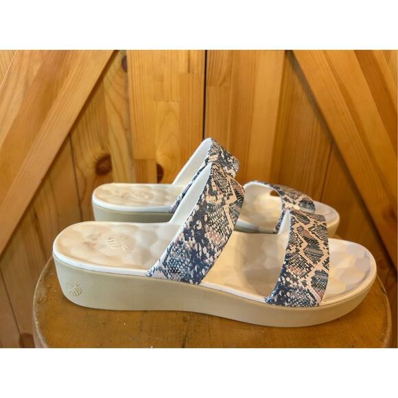 Joybees Sandal Women's Size 10 Slip-on Graphic Bone Snakeskin Two Band Shoes - Picture 1 of 8